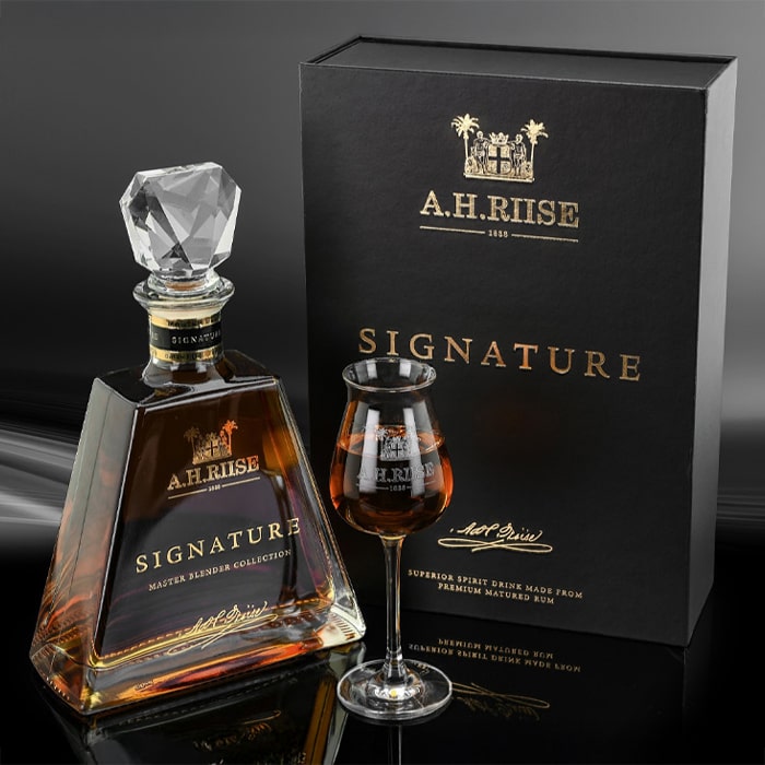 A. H. Riise Signature 0,7l 43,9%
